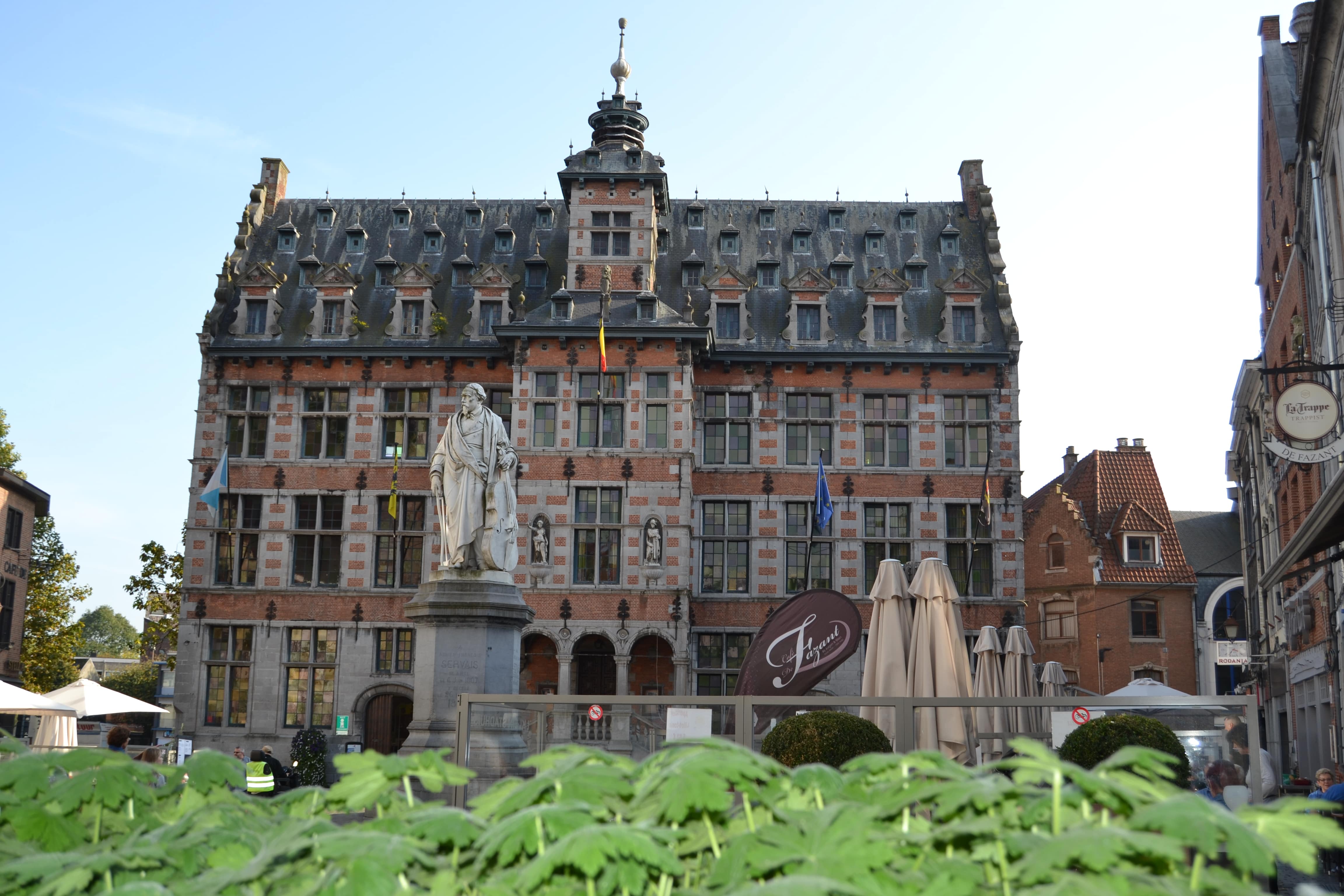 « Les Hallois paient plus, pour moins de politique sociale, mais pour les projets prestigieux de la N-VA et du CD&V »